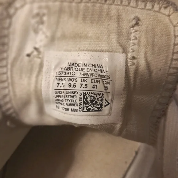 Converse Chuck Taylor's. White with Gold Tone Hardware. w 9 1\2 m 7 1\2 - Picture 16 of 16